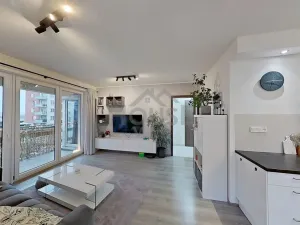 Prodej bytu 2+kk, Praha, Toufarova, 53 m2