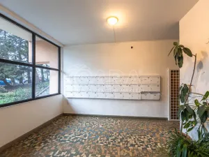 Pronájem bytu 2+kk, Praha - Kobylisy, Kaňkovského, 43 m2