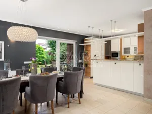 Prodej rodinného domu, Praha - Kolovraty, V louce, 495 m2