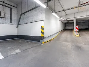 Prodej garážového stání, Praha - Smíchov, Karla Engliše, 12 m2