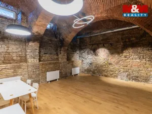 Prodej komerční nemovitosti, Kroměříž, Tovačovského, 43 m2