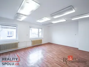 Pronájem kanceláře, Pardubice - Zelené Předměstí, V Ráji, 740 m2