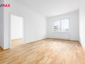 Prodej bytu 2+kk, Karlovy Vary, Šumavská, 64 m2