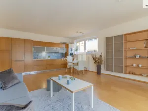 Prodej bytu 2+kk, Jesenice, Sluneční, 63 m2