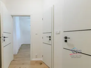 Prodej bytu 2+kk, Praha - Nusle, U křížku, 37 m2