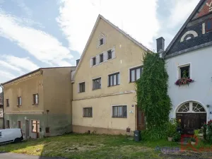 Prodej bytu 2+1, Teplá, Masarykovo náměstí, 146 m2