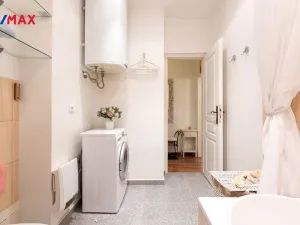 Pronájem bytu 2+kk, Karlovy Vary, K. Čapka, 42 m2