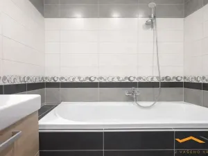 Pronájem bytu 3+1, Jindřichův Hradec - Jindřichův Hradec V, Kosmonautů, 73 m2