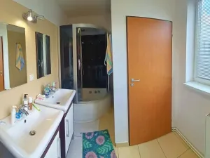 Pronájem skladu, Tachlovice, 1050 m2