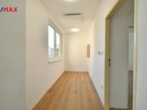 Pronájem bytu 3+1, Nová Paka, Masarykovo náměstí, 93 m2