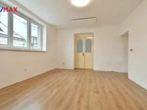 Pronájem bytu 3+1, Nová Paka, Masarykovo náměstí, 93 m2