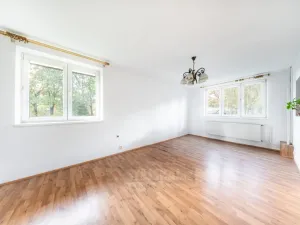 Prodej bytu 3+1, Lišov - Hůrky, 78 m2