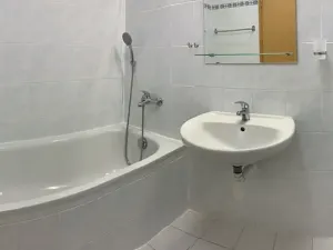 Pronájem bytu 2+kk, Jesenice, Cedrová, 46 m2