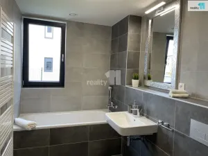 Prodej bytu 2+kk, Praha - Malešice, Azzoniho, 113 m2