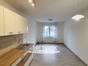 Pronájem bytu 2+kk, Praha - Kbely, Toužimská, 46 m2