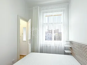 Pronájem bytu 2+1, Praha - Vinohrady, Lužická, 74 m2