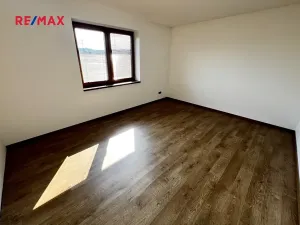 Prodej rodinného domu, Bánov, 197 m2