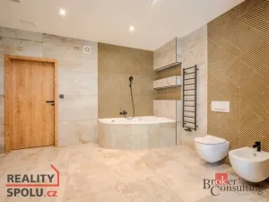 Prodej rodinného domu, Turnov - Bukovina, 450 m2