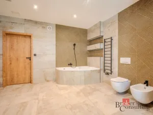 Prodej rodinného domu, Turnov - Bukovina, 450 m2