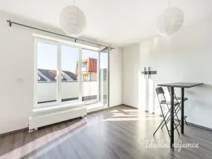 Pronájem bytu 1+kk, Přezletice, Pod Zahrady, 36 m2