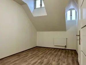 Pronájem bytu 3+kk, Cheb, náměstí Krále Jiřího z Poděbrad, 70 m2