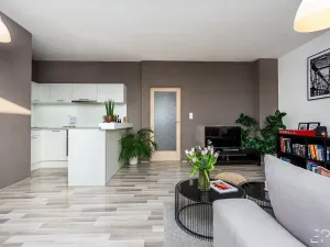 Pronájem bytu 4+kk, Praha - Vysočany, Pod Harfou, 82 m2