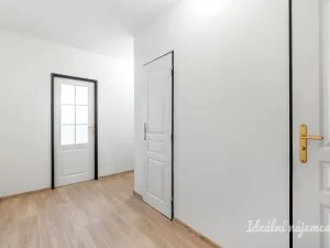 Pronájem bytu 2+kk, Praha - Kobylisy, Kubíkova, 50 m2