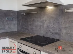 Pronájem bytu 2+1, Karlovy Vary - Drahovice, Maďarská, 61 m2