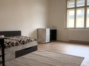 Pronájem bytu 2+1, Karlovy Vary, Kvapilova, 66 m2