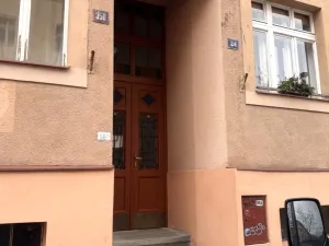 Pronájem bytu 2+1, Karlovy Vary, Kvapilova, 66 m2