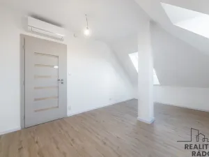 Prodej bytu 4+kk, Ostopovice, B. Němcové, 170 m2
