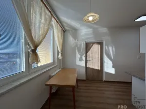 Pronájem bytu 2+1, Hodonín, nám. Osvobození, 55 m2