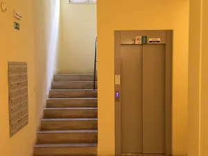 Pronájem bytu 1+kk, Praha - Karlín, Thámova, 29 m2