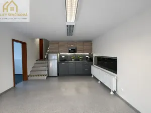 Pronájem obchodního prostoru, Hradec Králové, Vlčkovická, 700 m2