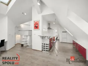 Pronájem bytu 1+kk, Praha - Vršovice, Bulharská, 58 m2