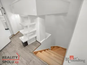 Pronájem bytu 1+kk, Praha - Vršovice, Bulharská, 58 m2