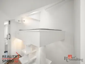 Pronájem bytu 1+kk, Praha - Vršovice, Bulharská, 58 m2