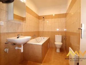 Pronájem bytu 1+kk, Hradec Králové - Nový Hradec Králové, Hlavní, 25 m2