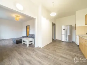 Prodej bytu 3+1, Karlovy Vary - Drahovice, Vítězná, 93 m2