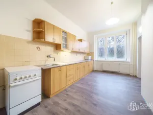 Prodej bytu 3+1, Karlovy Vary - Drahovice, Vítězná, 93 m2