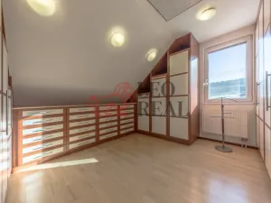 Prodej rodinného domu, Mladá Boleslav - Jemníky, 227 m2