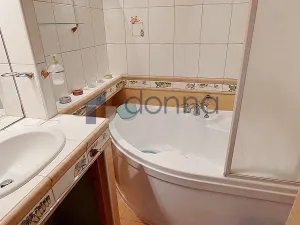 Pronájem bytu 3+1, Praha, Matúškova, 75 m2