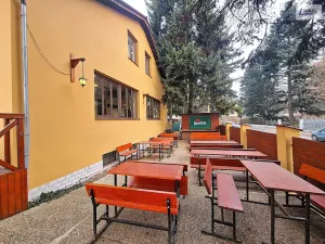 Pronájem obchodního prostoru, Praha - Kobylisy, Střelničná, 54 m2