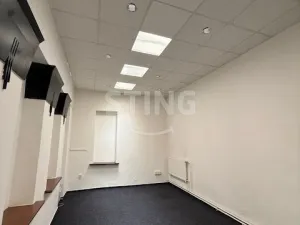 Pronájem kanceláře, Frýdek-Místek, Zámecké nám., 25 m2