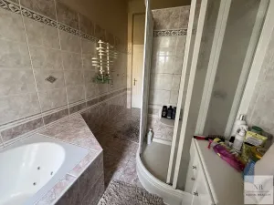 Prodej bytu 4+1, Karlovy Vary, Krále Jiřího, 171 m2