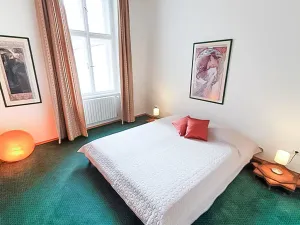 Pronájem bytu 3+1, Praha - Nové Město, Odborů, 87 m2