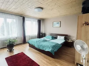 Prodej rodinného domu, Návsí, Jahodová, 240 m2