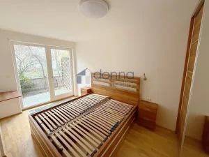 Pronájem bytu 2+kk, Praha, Slezská, 60 m2