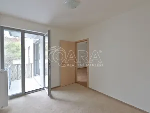 Pronájem bytu 2+kk, Praha - Žižkov, Hartigova, 39 m2