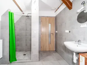 Prodej komerční nemovitosti, Studená, nám. Sv. J. Nepomuckého, 256 m2